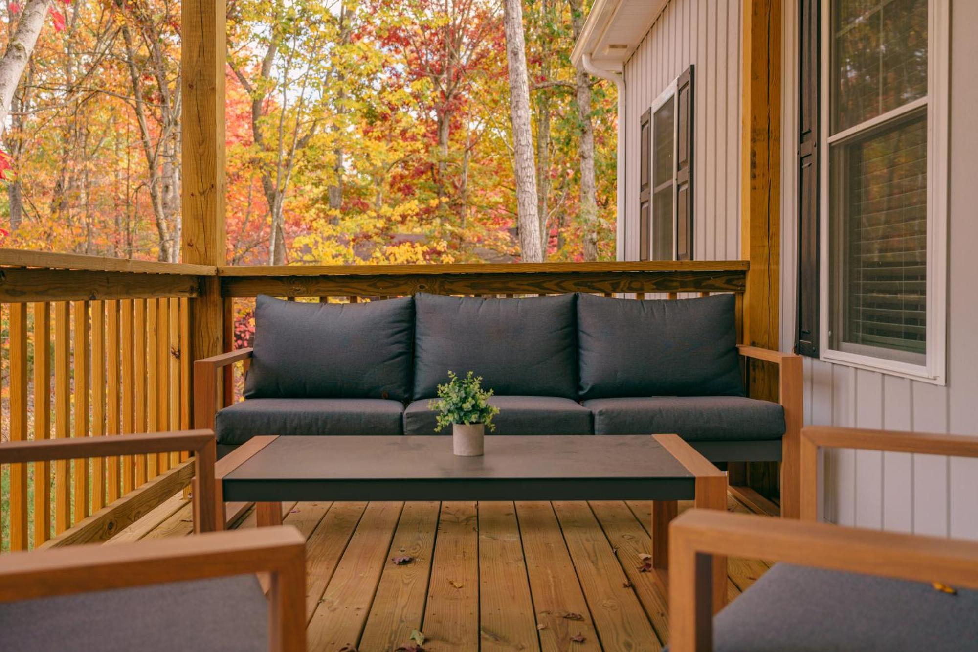 Sauna - Hot Tub - Theater - Arcade - Family Fun