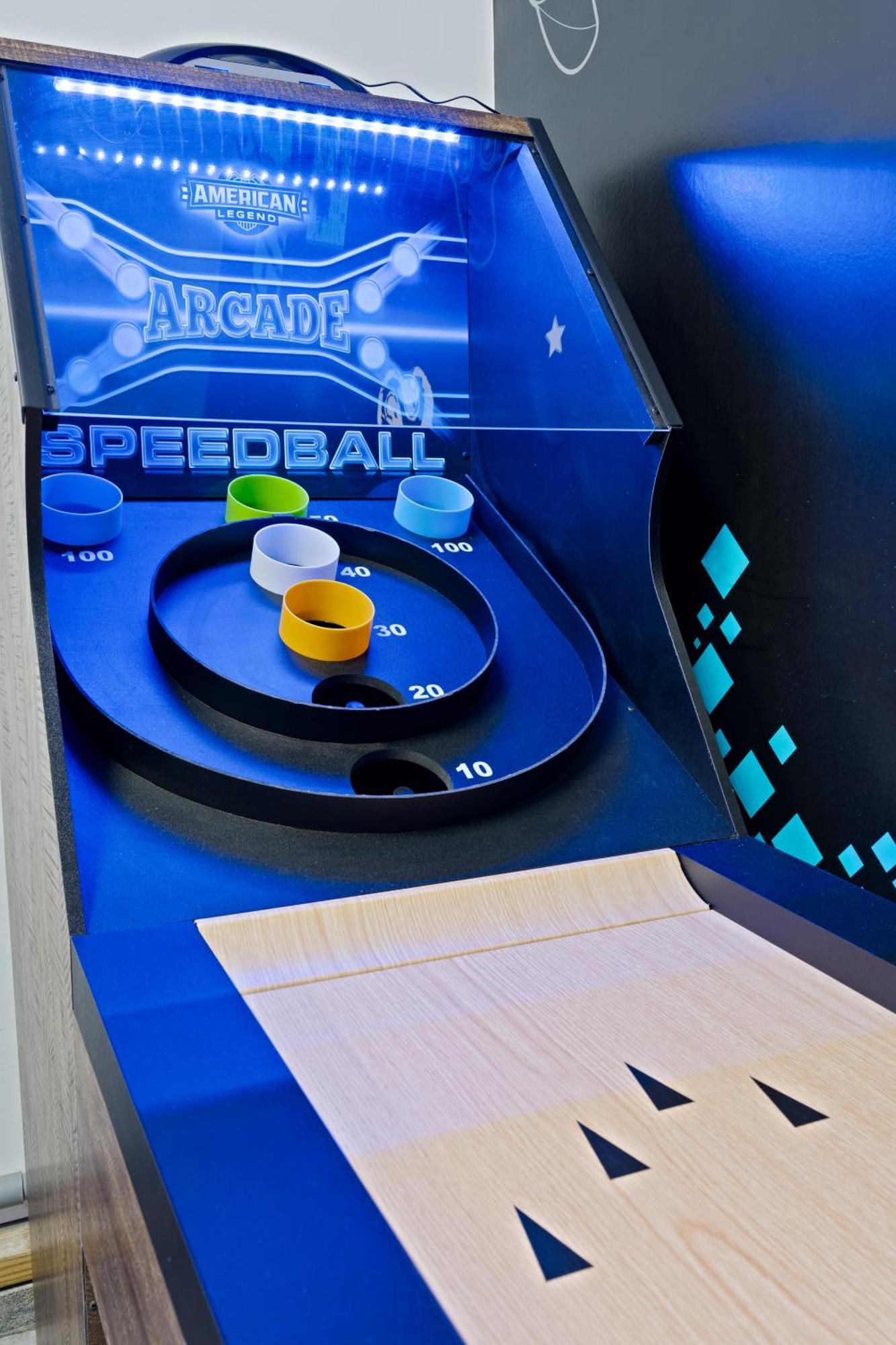 Sauna - Hot Tub - Theater - Arcade - Family Fun Massanutten