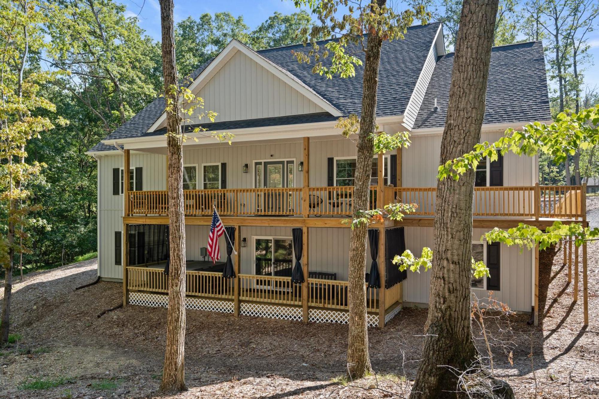 Sauna - Hot Tub - Theater - Arcade - Family Fun Massanutten